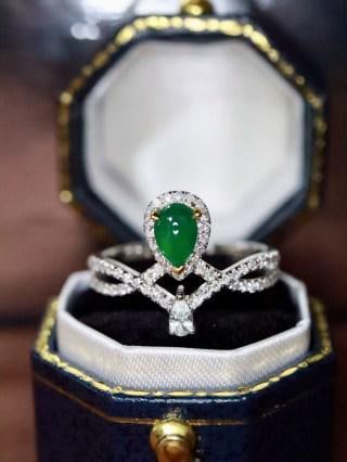 18K Emerald Ring (1 of 7)