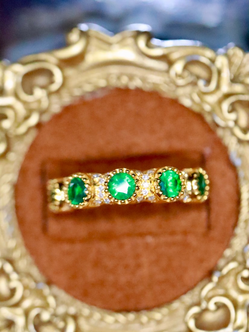 18K Emerald Ring (1 of 6)