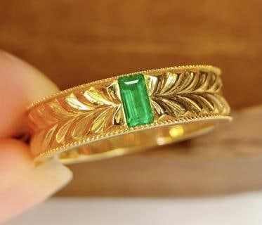 18k Natural Emerald Ring (1 of 7)