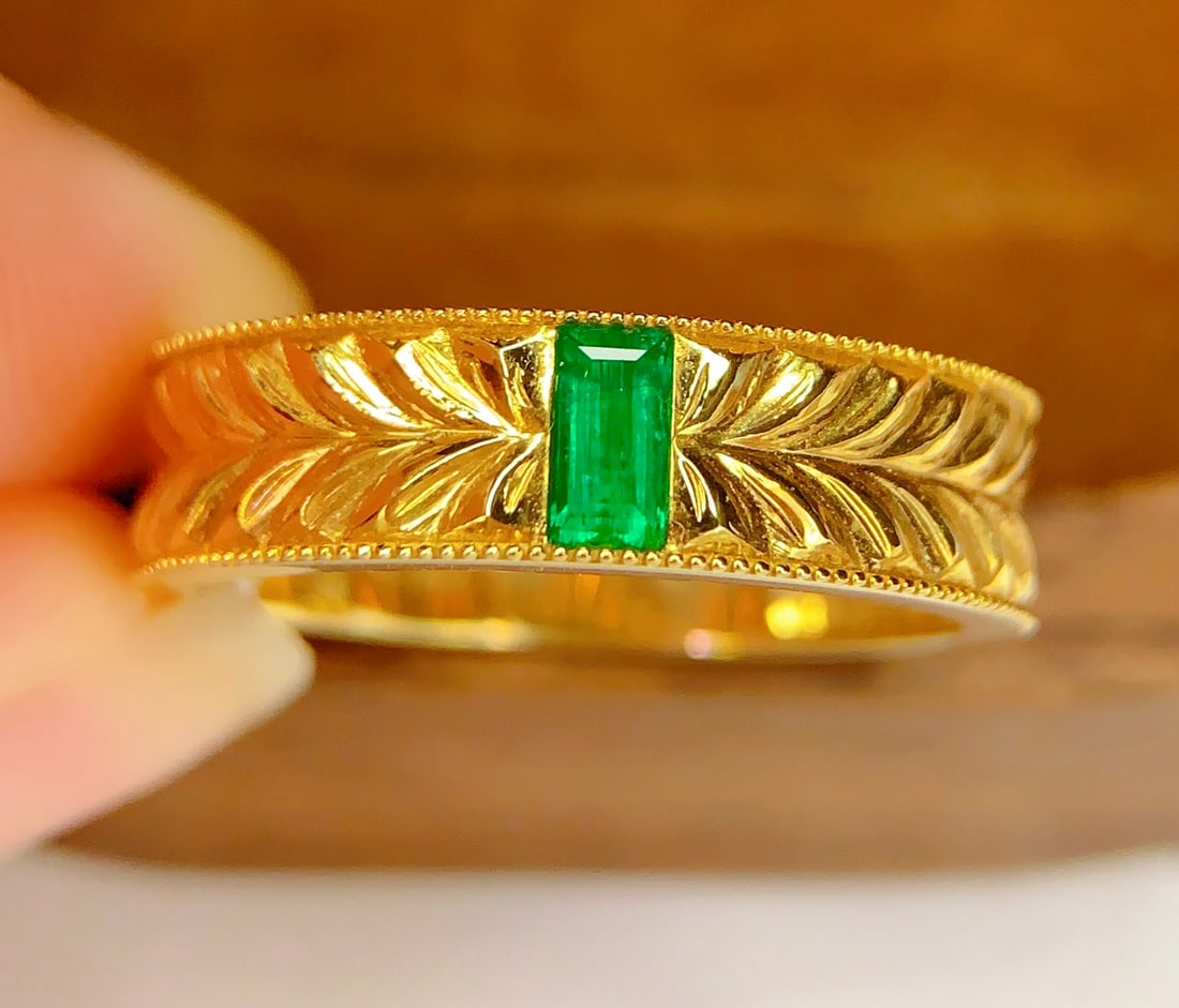 18k Natural Emerald Ring - 2