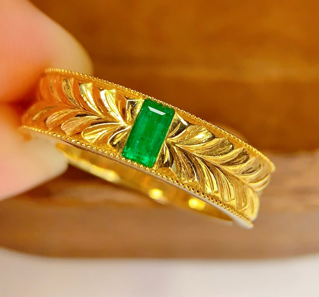 18k Natural Emerald Ring - 3