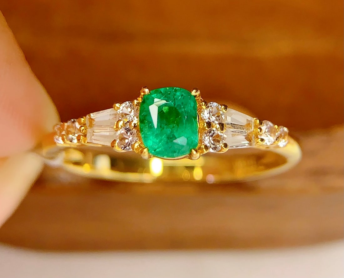 18k Natural Emerald Ring - 2