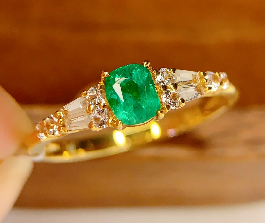 18k Natural Emerald Ring - 3