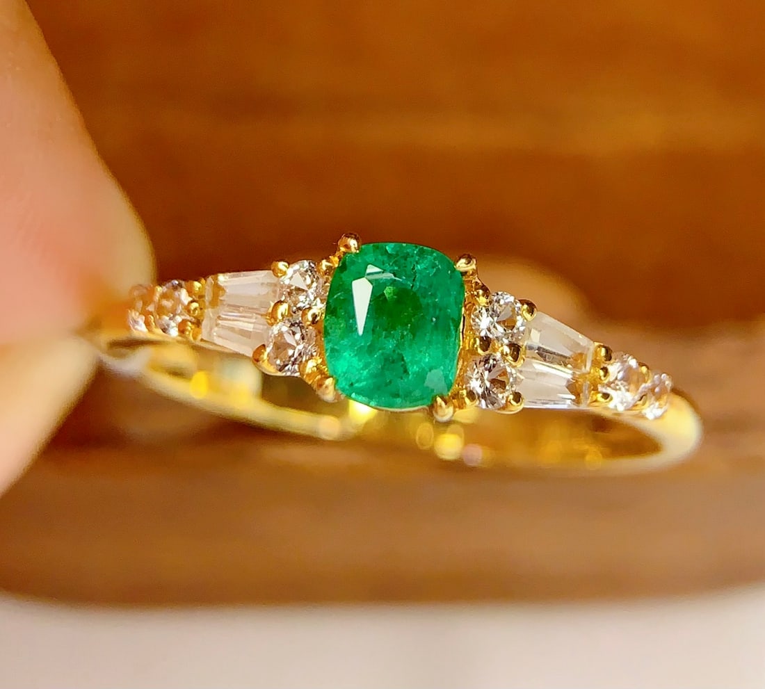 18k Natural Emerald Ring - 4