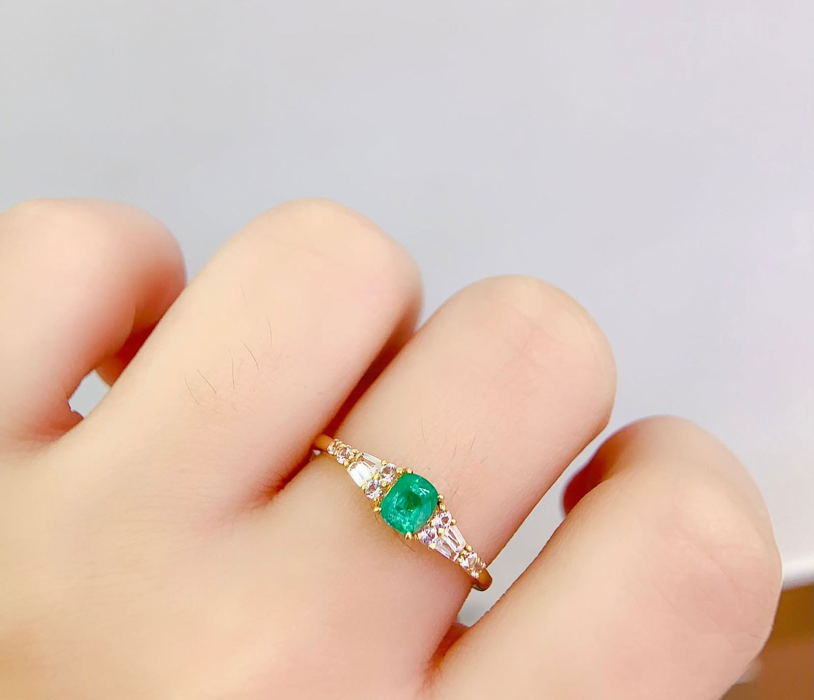 18k Natural Emerald Ring - 6