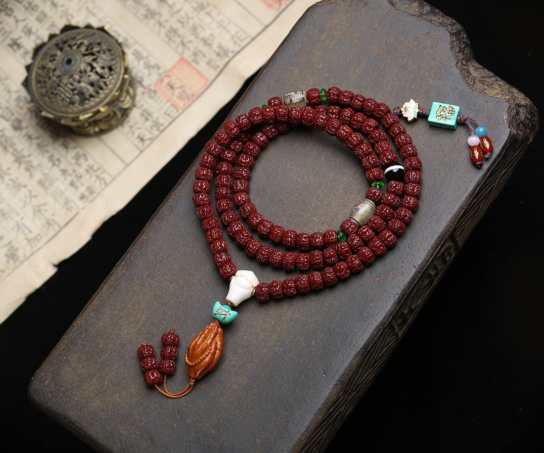 108 Bodhi Seed Multi-Strand Bracelet Necklace: This exquisite piece perfectly integrates tradition and art, featuring 108 selected Tibetan double dragon Bodhi seeds, each round and full, showcasing a top-quality patina texture. The hand-woven Medi