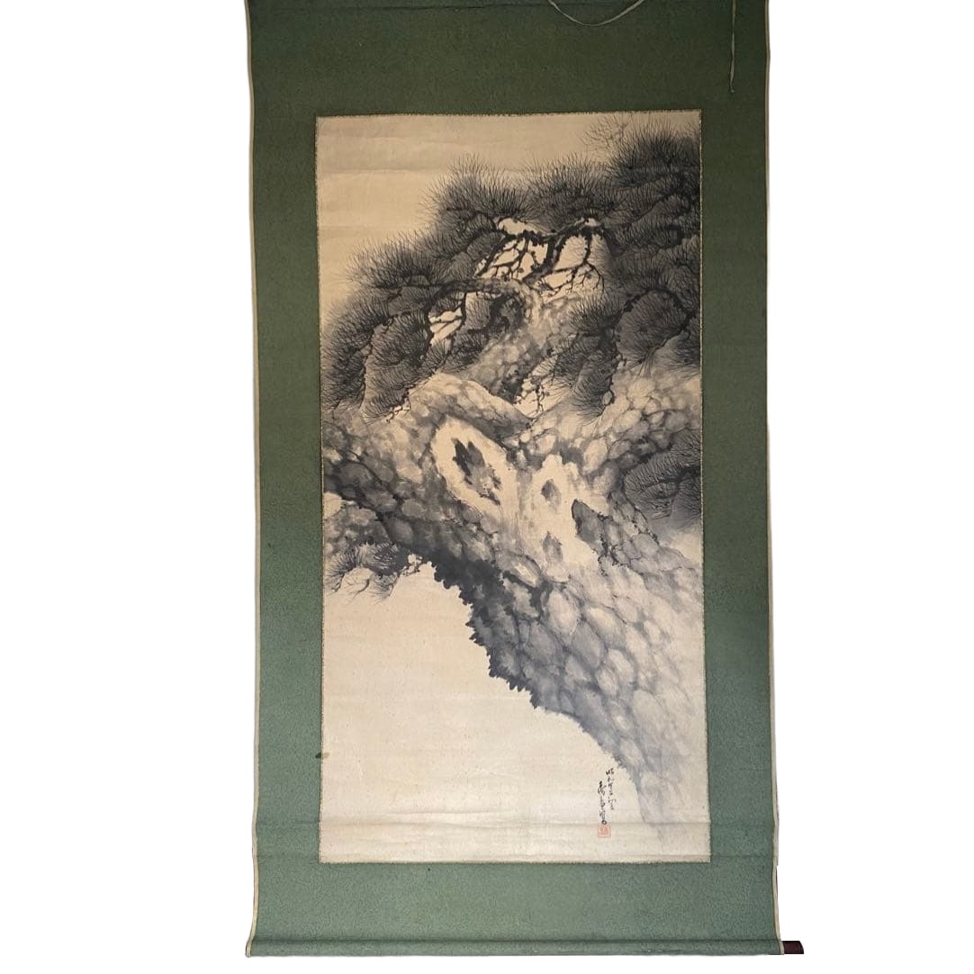Magnificent artwork of the sacred pine tree painted by Hokumoto Hideka.: The magnificent painting of the sacred pine tree by artist Okamoto Hideka is a watercolor and hanging scroll piece created by a Japanese artist during the Taisho era. Independent master, ranked in the