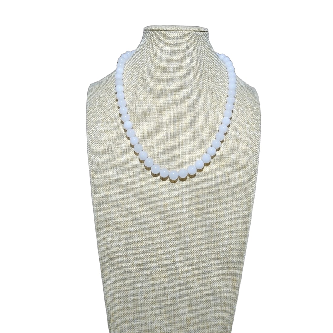 Collectible Hetian White Jade Necklace: Jade necklace with Hetian white jade Freight: 1.International Freight: Foreign shipping charges are determined by destination. 2.Photos, descriptions and valuations have been meticulously prepared by