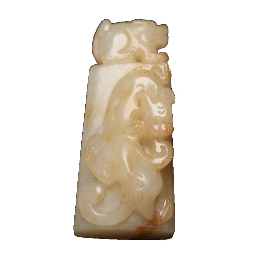 Hetian Jade Pendant: Hetian jade pendantSpecifications: 6.1x2.7x2.2 cm, weight 58 grams.Smooth and lustrous jade quality, exquisitely shaped and elegantly designed, with exquisite carving and a naturally ancient patina,