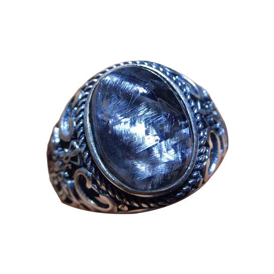 Black Silver Titanium Ring: A natural black silver titanium ring for men and women, with smooth hairline, excellent chatoyancy effect. It can prevent black magic, serving as an amulet and peace charm, with powerful exorcism and