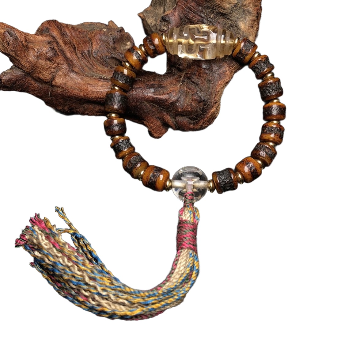 Crystal Bodhi Prayer Beads Bracelet: Bodhi seed Buddha bead bracelet, hand-woven, size 10x7 millimeters, Bodhi tree bead 28x15 millimeters. The material is yak bone from the Tibetan Plateau. The Bodhi tree bead has the benefits of enligh