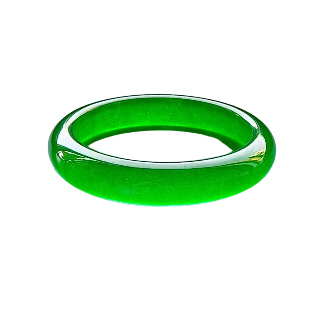 Top-grade dragon stone jadeite bangle (1 of 9)