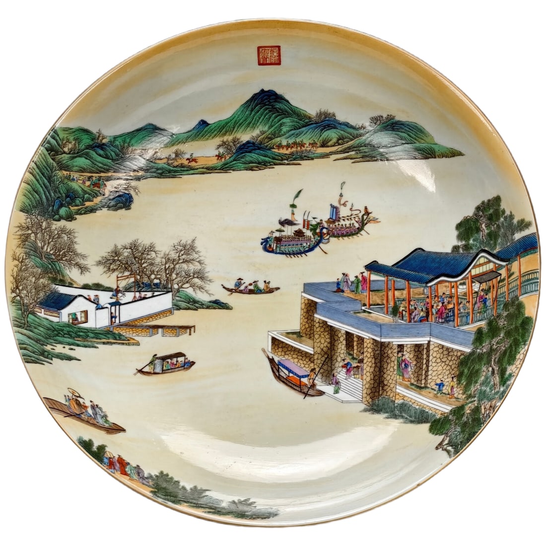 Qing Dynasty Qianlong Yellow Glaze Famille Rose Plate: A Qianlong year of the Qing Dynasty, a yellow-glazed famille-rose "Jieshou Mountain House · Jingzhou Xing Le" decorative plate. This plate features delicate and smooth lines, a prominent theme, disti
