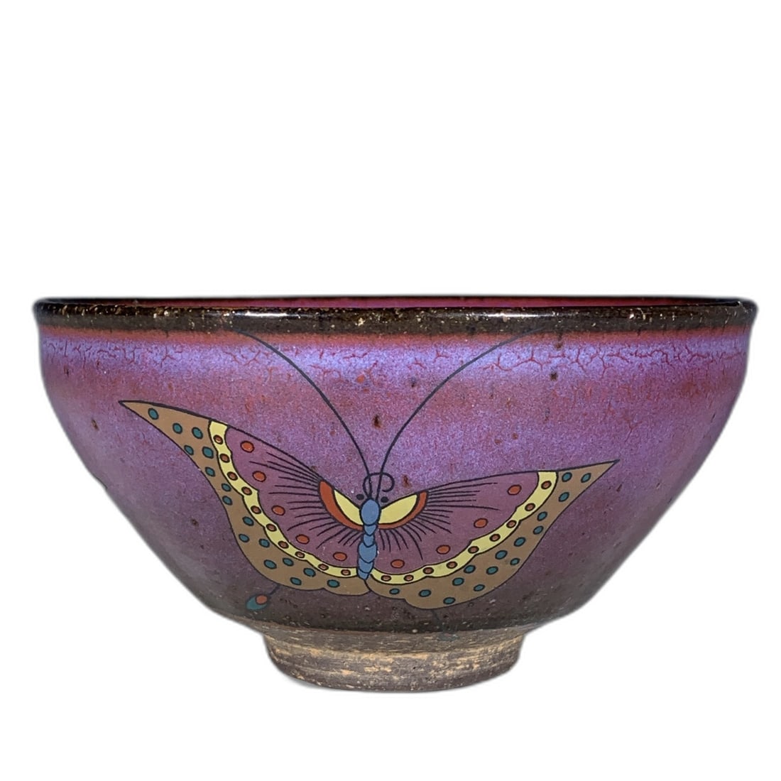 Song Dynasty Jian Kiln Dragon and Phoenix Bowl: Song Dynasty Jian kiln polychrome dragon and phoenix pattern cup, 6.5 cm in height, 12 cm in diameter. This cup showcases the superb craftsmanship of Song Dynasty porcelain with exquisite dragon and p