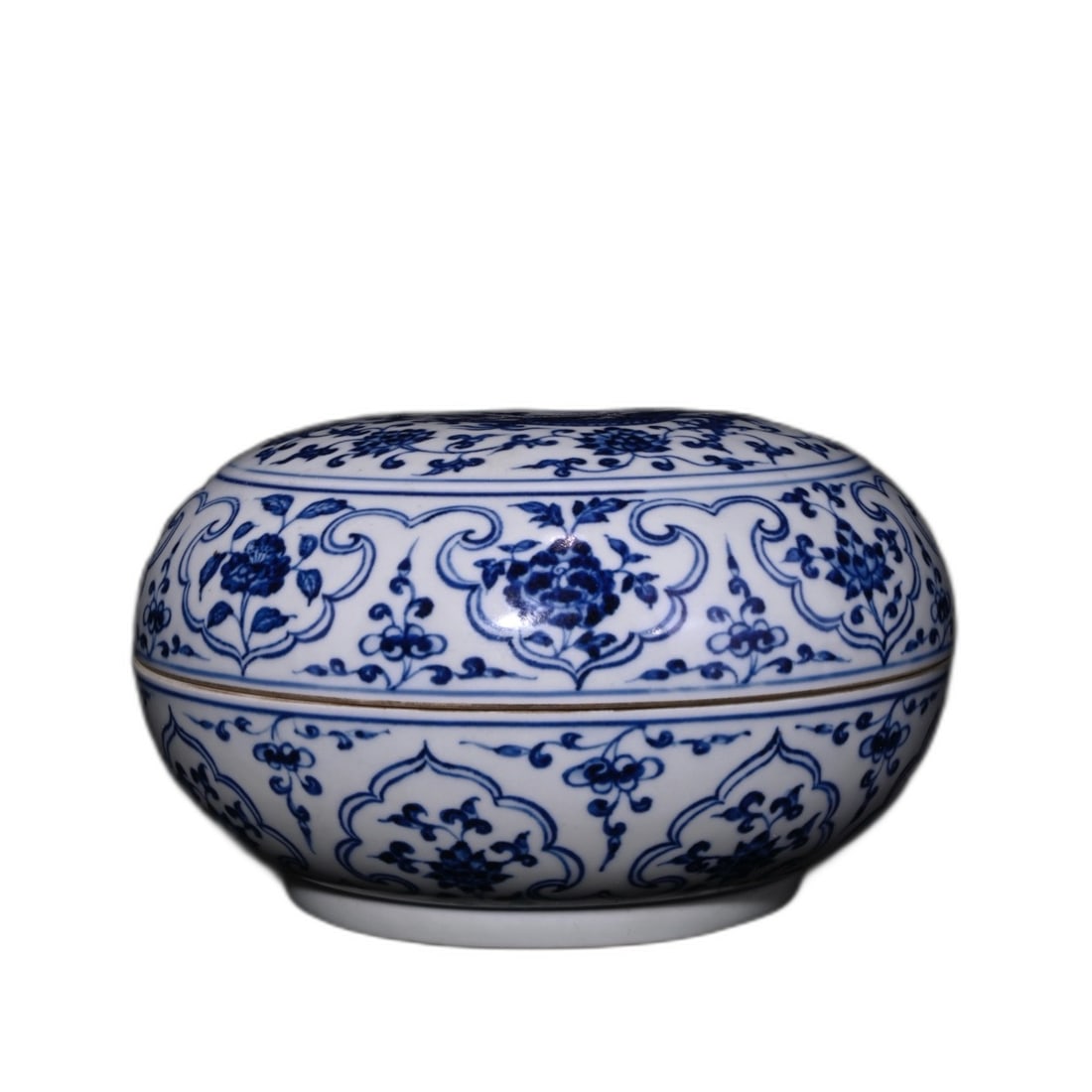 Ming Xuande Blue and White Dragon Fruit Box (1 of 9)