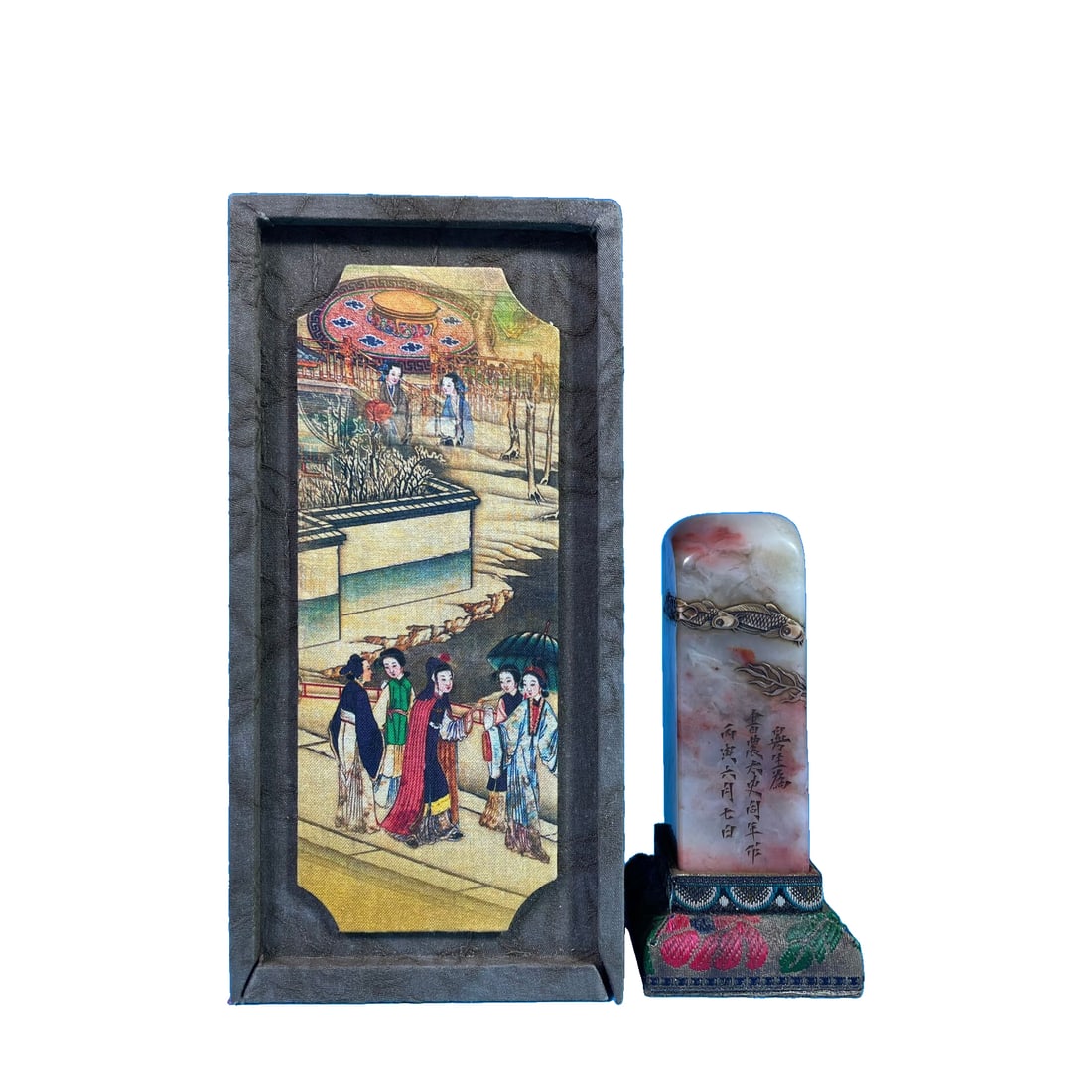 Shoushan Stone Seal: This Shoushan stone seal exudes a profound historical charm, with exquisite carvings showcasing the superb craftsmanship of ancient artisans. The stone is as smooth as jade, warm and translucent, with