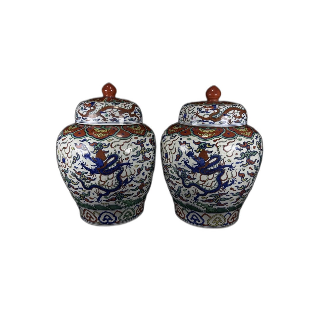 Ming Jiajing Wucai Dragon Pattern Covered Jar (1 of 9)