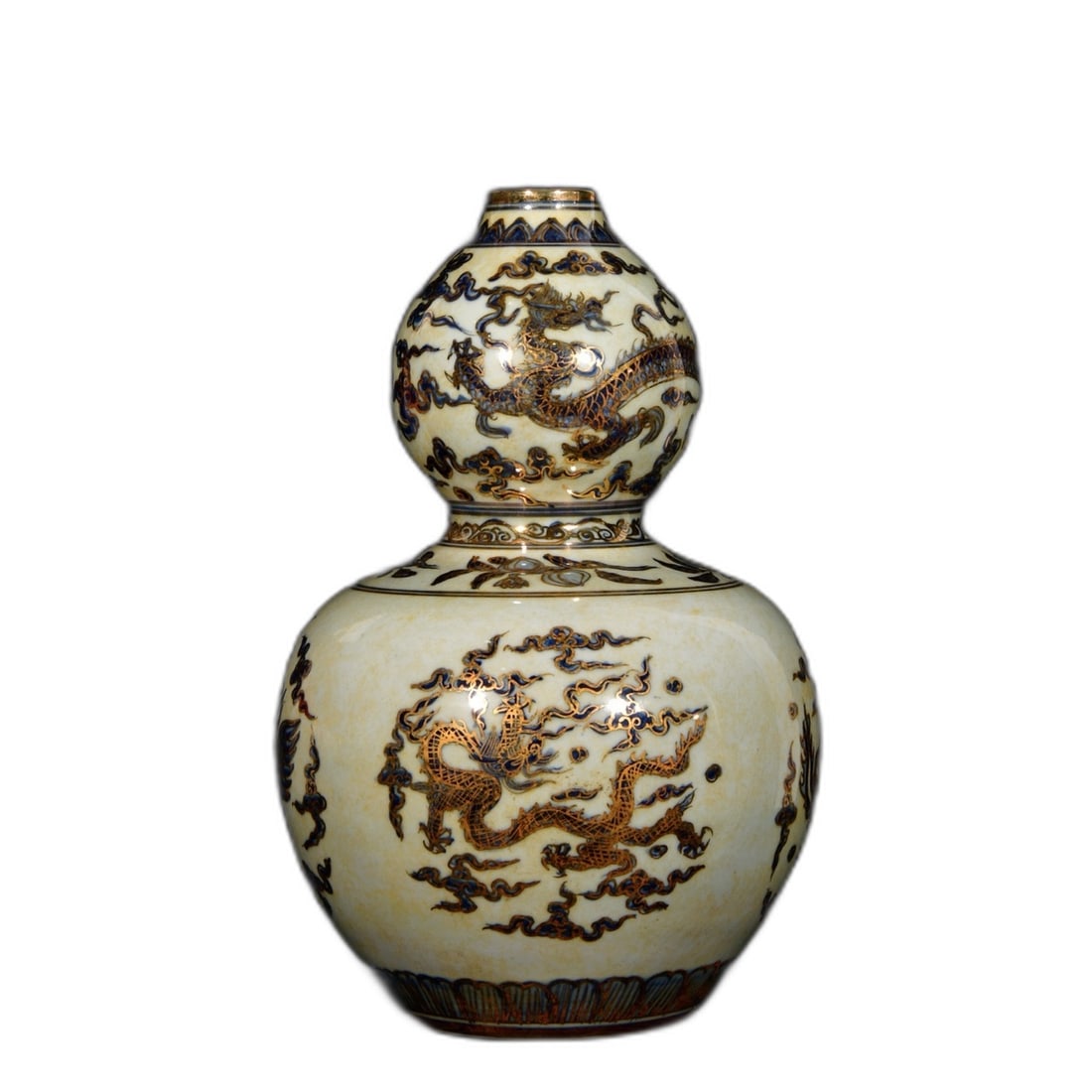 Ming Chenghua Blue and White Gilded Dragon and Phoenix Gourd Vase: Ming Chenghua blue and white gourd-shaped vase with gold dragon and phoenix design, showcasing the exquisite craftsmanship of Ming Dynasty porcelain. The blue and white decoration combined with elabor