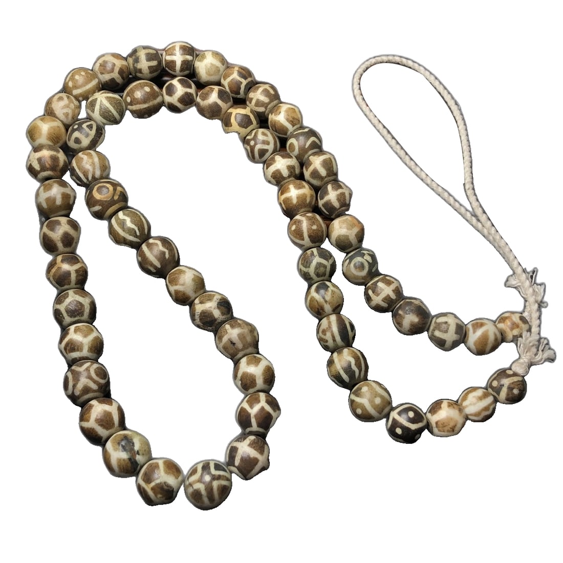 Petrified wood dzi bead necklace: Southeast Asian ancient craftsmanship inlayed with Banteay Meanchey petrified wood bead necklace, with a bead diameter of 16 millimeters, made of petrified wood. High-quality petrified wood combines t