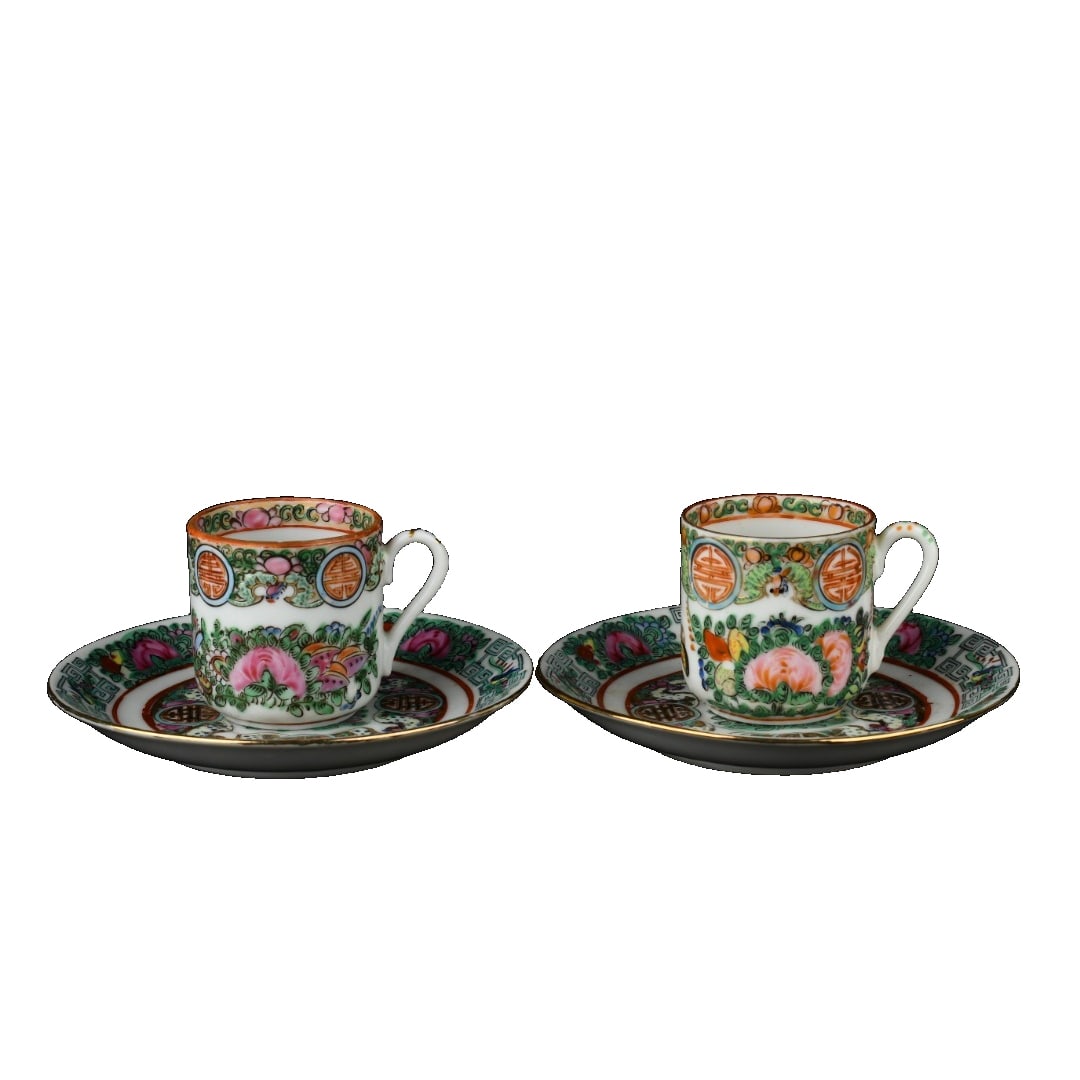 Late Qing Guangcai Gilded Floral Longevity Tea Cup: Late Qing Dynasty famille rose gilt floral longevity pattern tea cup saucer, measuring 6.5*14 cm. This tea cup saucer showcases exquisite painting and magnificent gilt craftsmanship of that era. The