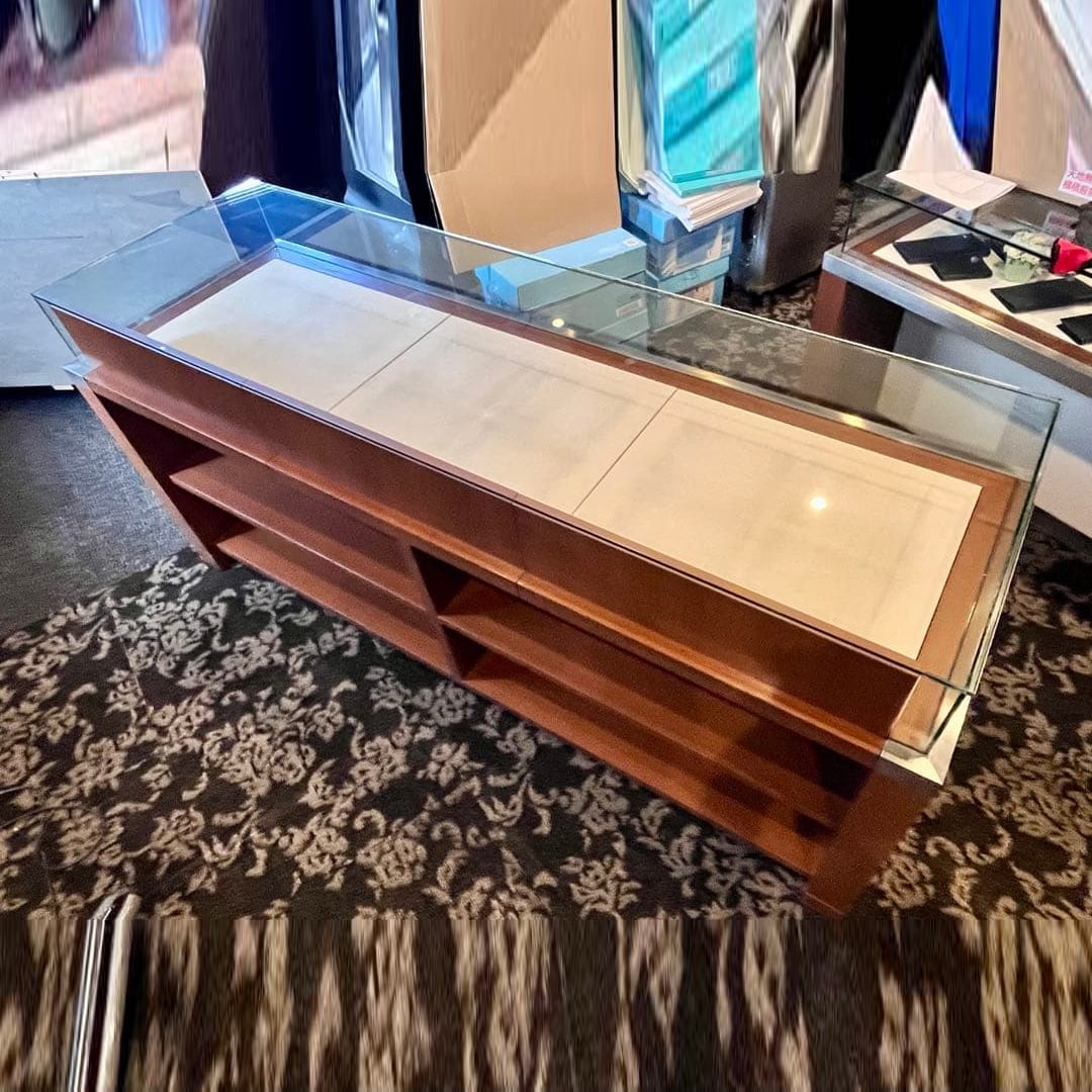 Sliding Glass Display Case with Lock: (Sliding Glass Showcase with Lock) Product Description Product Name: Sliding Glass Showcase Dimensions: External Dimensions: Width 2000 x Depth 600 x Height 80.5 (mm) Details: Top = Glass Showcase Bot