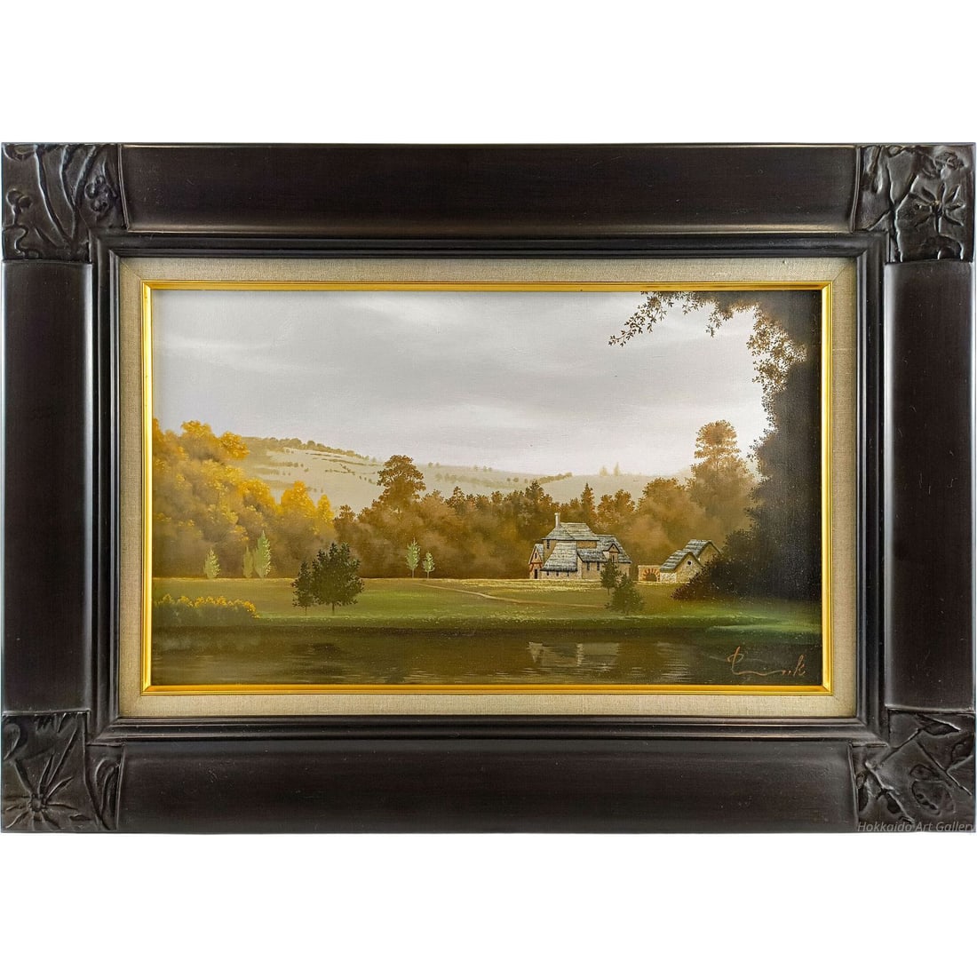 Tomoe Kondo "Autumn Thoughts" Oil Painting Artwork: (Kondo Tomoe "Autumn Thoughts" Oil Painting) A serene riverside, distant hills, and trees in vibrant autumn colors create a captivating scene. The tranquil autumn landscape is imbued with a magical hu