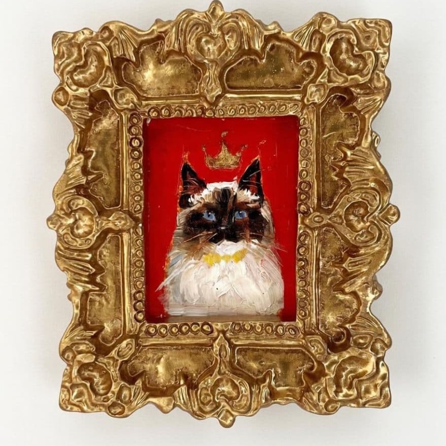 "Portrait of the King" Ragdoll Cat Mini Painting: Title: "Portrait of a King" Ragdoll Miniature Painting - Cat with Gold Frame and Rear Magnet "Portrait of a King" Unique and unparalleled, Frame Size: 5 cm x 4 cm, Canvas Size: 2.5 cm x 2 cm. Experien