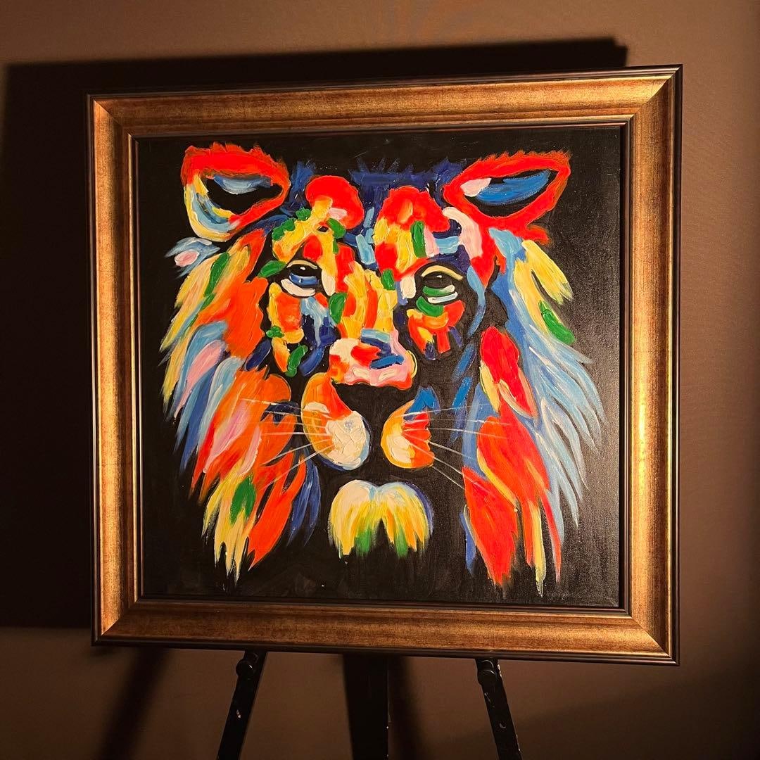 Hand-painted Oil Painting: "Lion of Seven Colors" Original Artwork with Frame, Interior Oil Painting: Hand-painted Oil Painting of a Rainbow Lion, Framed, Suitable for Interior Decoration [Format] Framed (as shown in the picture) [Content] Hand-painted oil painting (reproduction) [Size] Approximately
