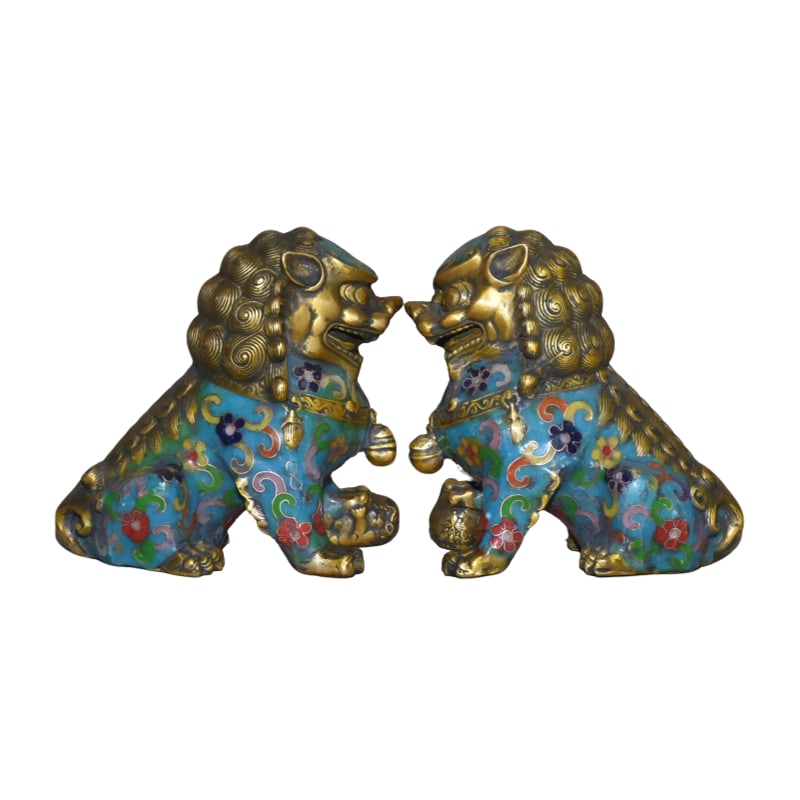 Cloisonné Enamel Lion with Copper Body: Cloisonné Lion with Copper Body, Handcrafted. Length: 13 cm, Width: 8.5 cm, Height: 12.5 cm, Weight: approximately 4.4 jin (approximately 2.2 kg). Freight: 1.International Freight: Foreign shipping c