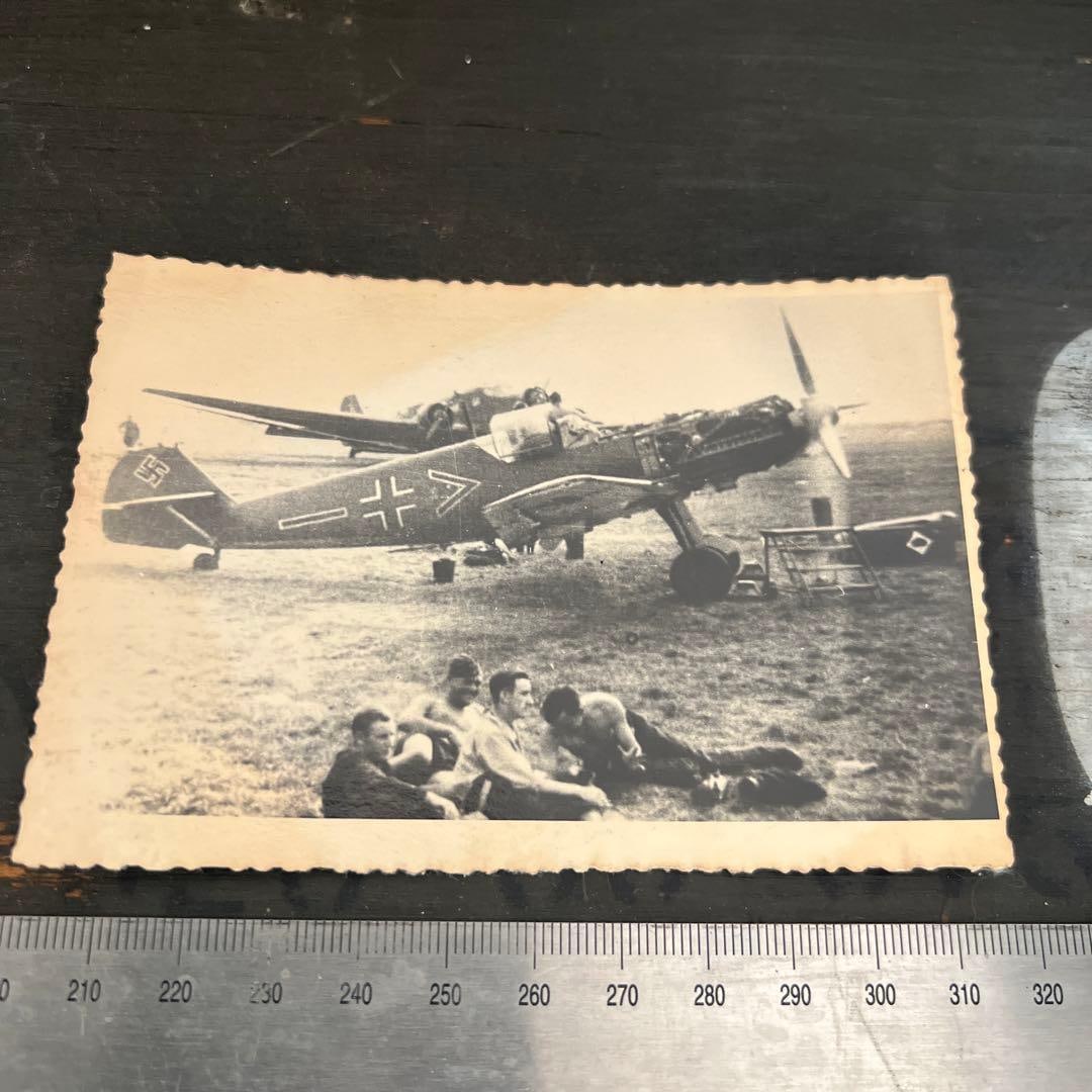 Vintage Photographs of WWII German Aircraft: Vintage Photographs of WWII German Aircraft Please assess based on the images provided. As this is a second-hand item, there may be damages, stains, or other imperfections not mentioned in the descrip