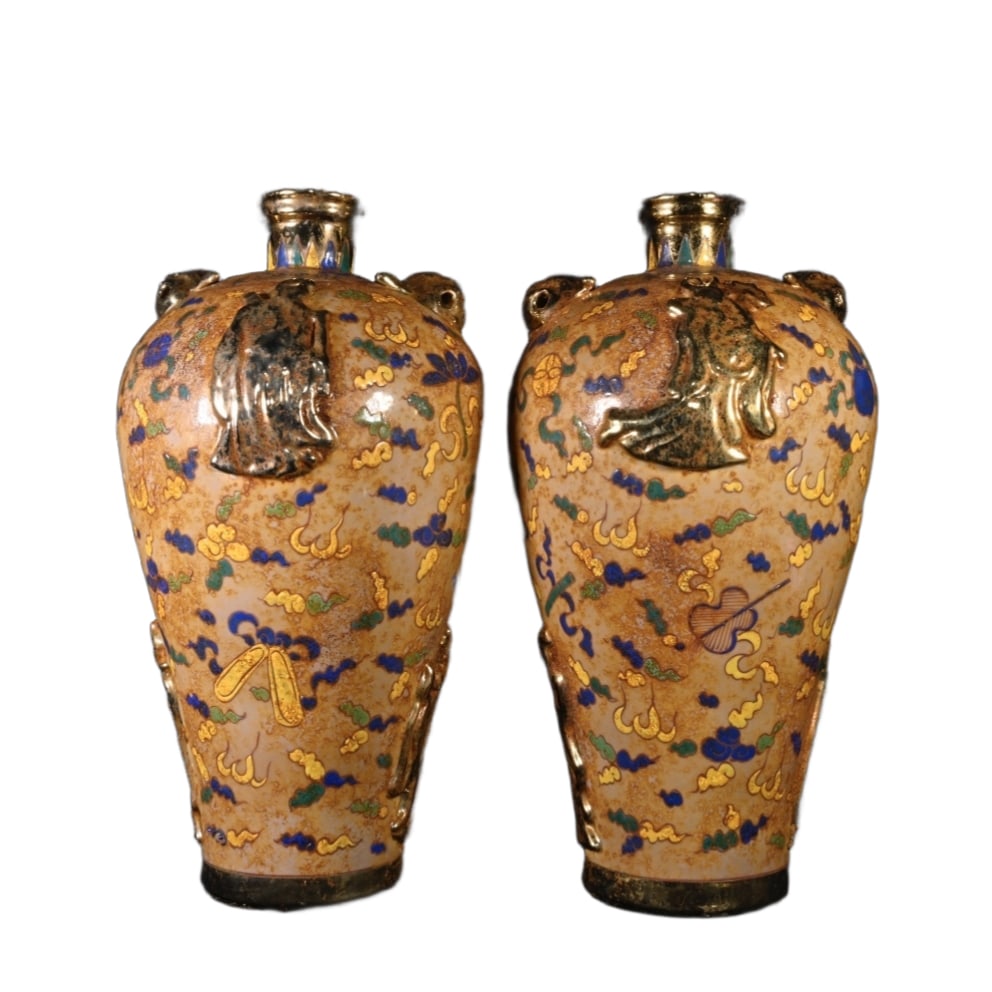 Ming Dynasty gilded polychrome high relief Eight Immortals pattern beast head plum vase: Yuan Dynasty gilded polychrome high relief Meiping vase with Eight Immortals design, measuring 36×19 cm. Freight: 1.International Freight: Foreign shipping charges are determined by destination. 2.Ph