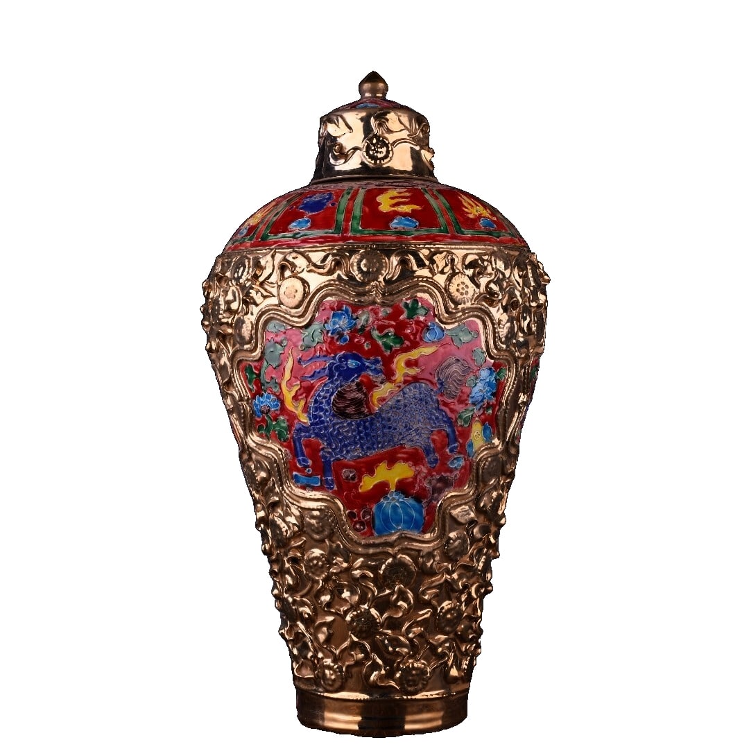 Yuan Baihu Guyao Fahua Color Plum Vase: Yuan Dynasty Guan-type Meiping Vase with Falangcai and Gilt Floral Patterns, 50 cm in height, 29 cm in width. This meiping vase combines art and craftsmanship, showcasing the exquisite techniques of F