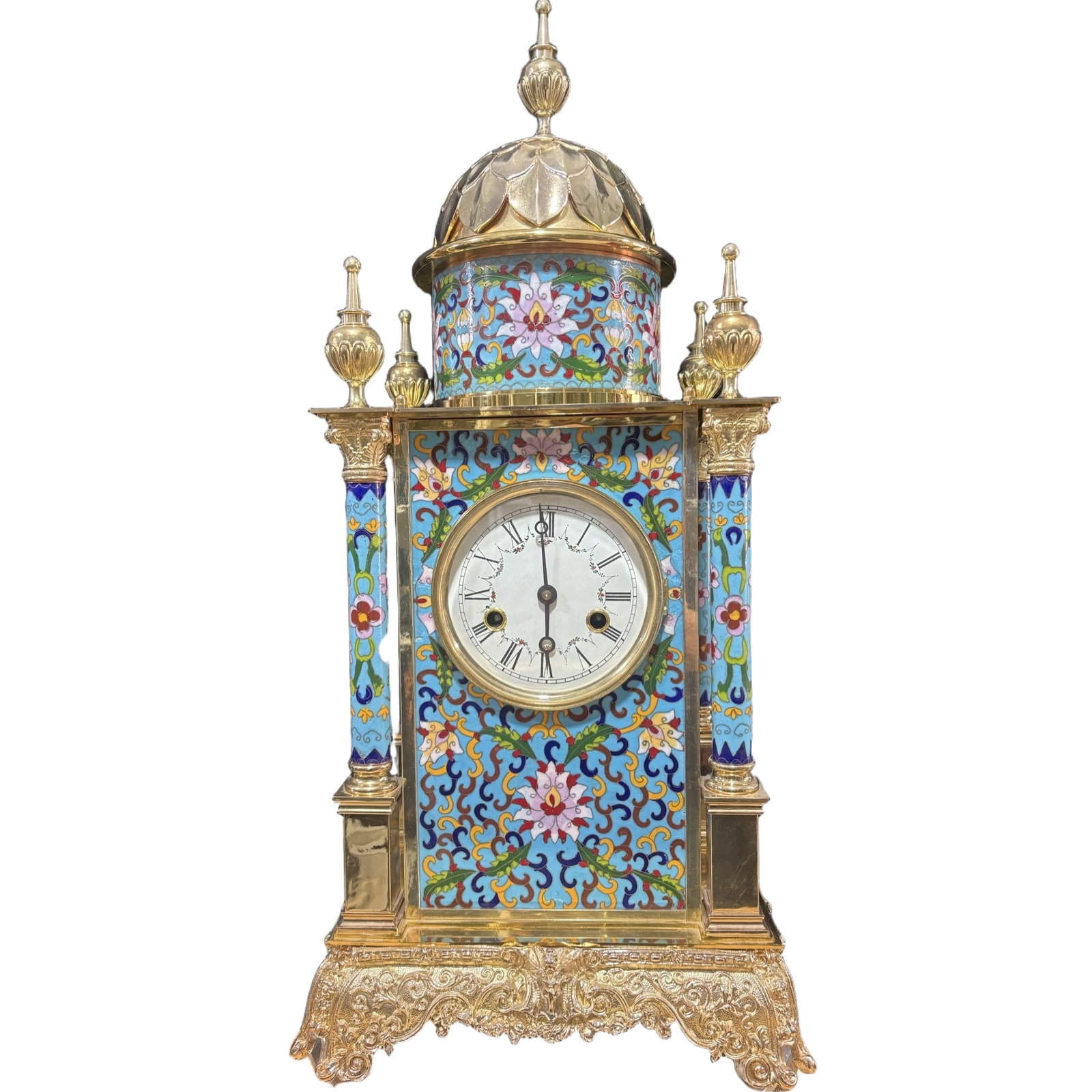 European Gilt Bronze Enamel Castle Clock: This European cast copper gilt cloisonné enamel castle clock, measuring 72 cm in height, 34 cm in width, 25 cm in thickness, and weighing 18 kg, showcases exquisite craftsmanship and a luxurious styl