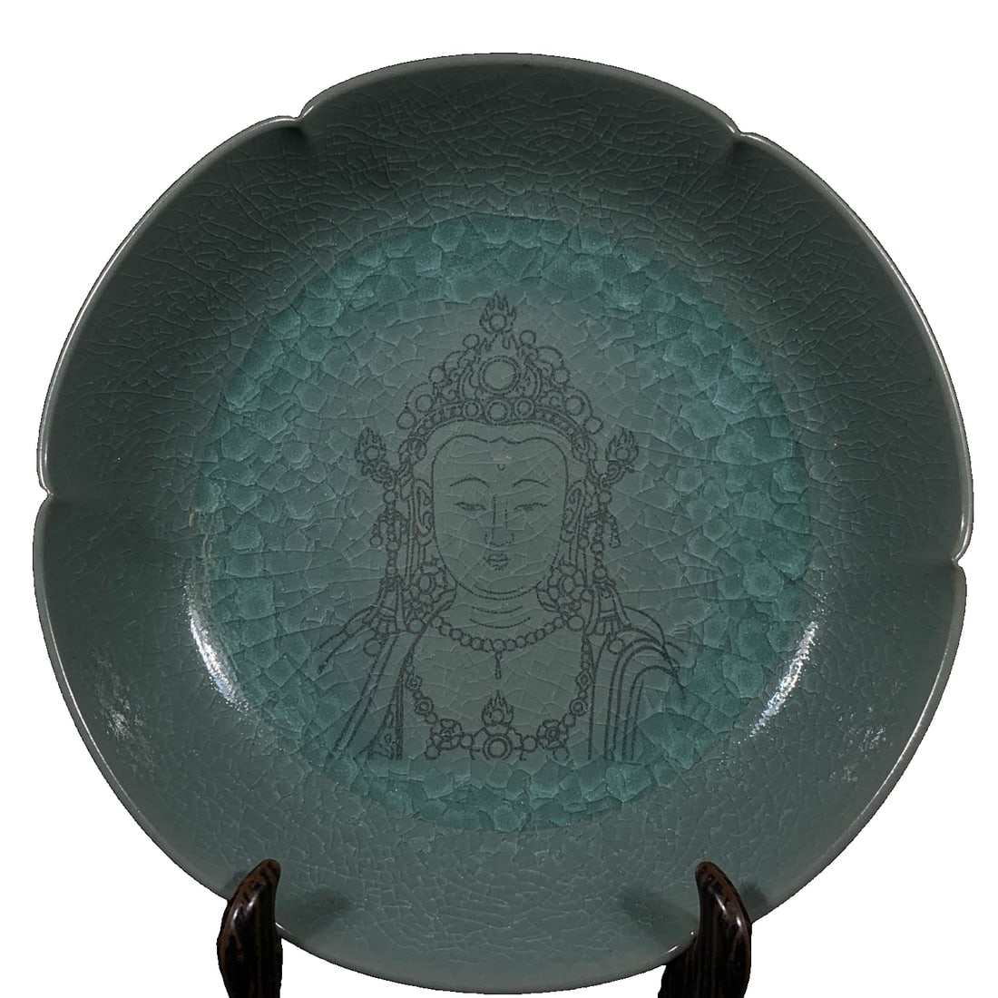Song Dynasty Ru Kiln Crack Glazed Guanyin Brush Washer: Song Dynasty Ru Kiln Crack Glazed Guanyin Brush Washer, height 4.5 cm, diameter 18.5 cm. This basin perfectly embodies the elegance and solemnity of Song Dynasty ceramic art. The delicate ice crackle