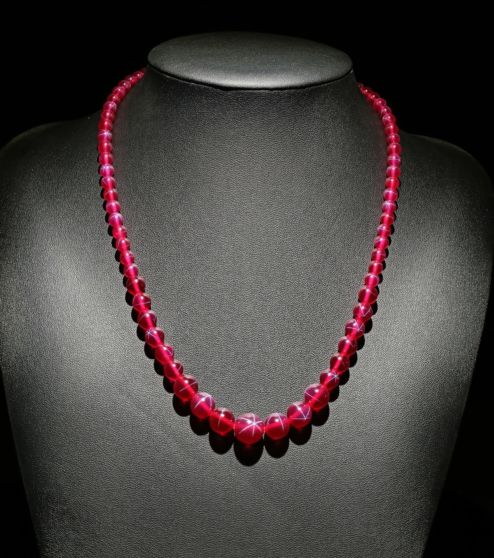 Collection Hexagram Star Ruby Necklace - 2