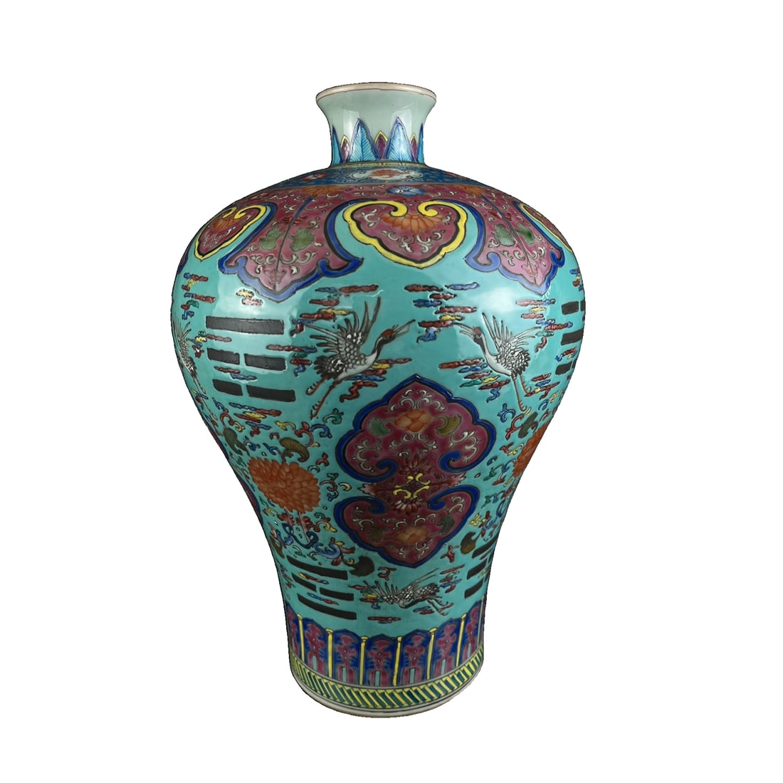 Qing Yongzheng Famille Rose Crane Vase: A Famille Rose Meiping Vase with the Mark of the Yongzheng Period of the Great Qing Dynasty, measuring 32 cm in height and 20 cm in diameter at its widest point. The body of the vase is adorned with