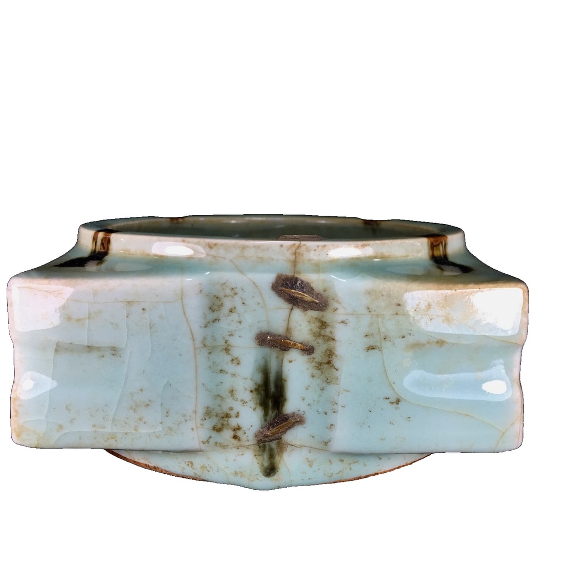 Song Dynasty Longquan celadon brush washer: Song Dynasty Longquan celadon brush washermeasuring 19.5×10 cm, exhibits an elegant patina that reflects its historical longevity and the preciousness of the piece. The porcelain is smooth and