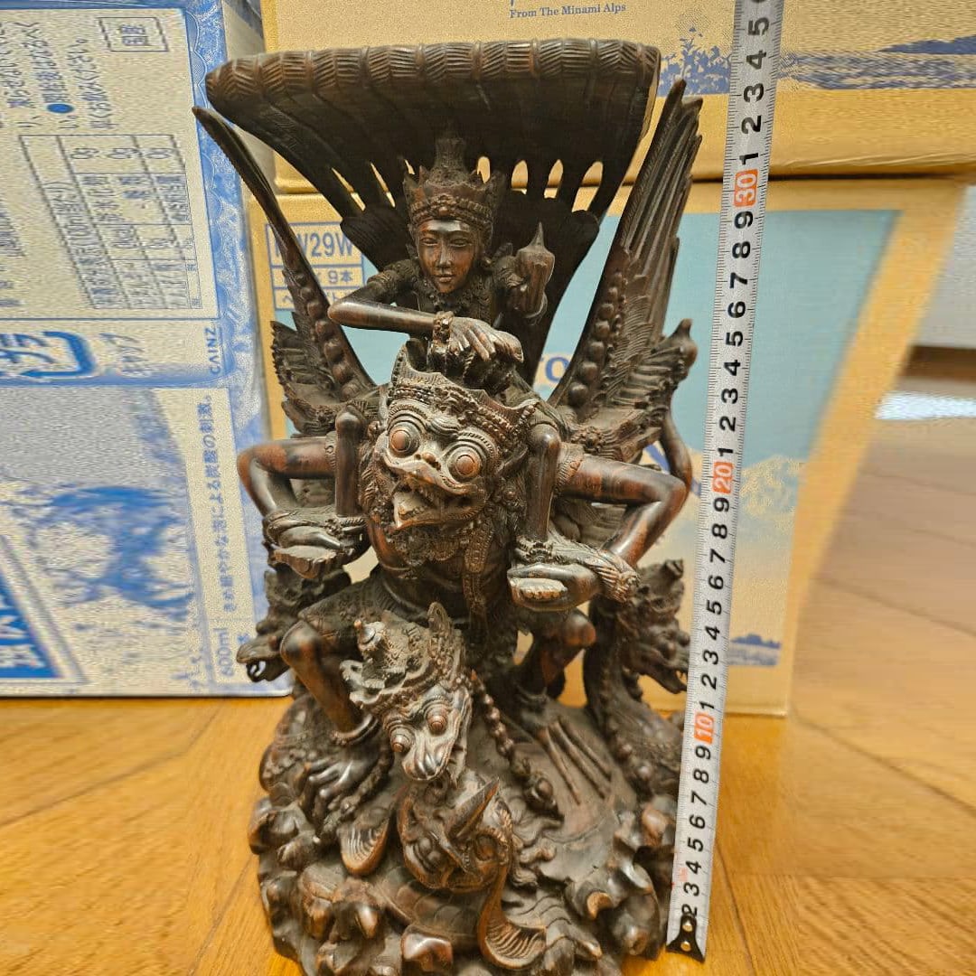 A statue of Vishnu and Garuda.: Statue of Vishnu and Garuda The material is ebony. Freight: 1.International Freight: Foreign shipping charges are determined by destination. 2.Photos, descriptions and valuations have been