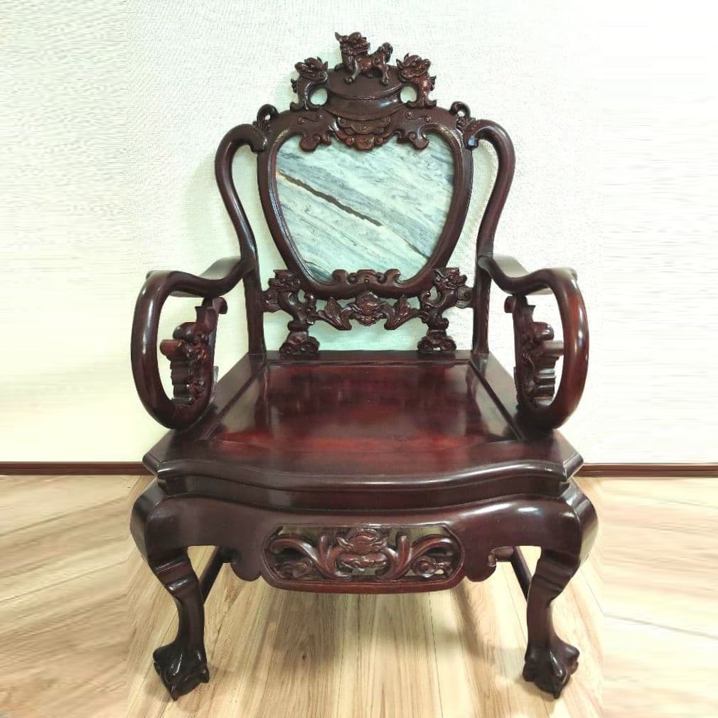 A Rare Joseon Dynasty Antique Marble Inlaid Chair/Throne: A rare Joseon Dynasty antique marble-inlaid chair/throne, court style, made of zitan wood, ebony, and quince wood. Adorned with exquisite carvings and inlaid marble. A finely crafted Chinese-made