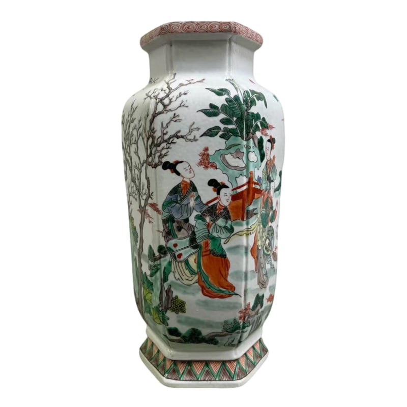 Qing Dynasty Famille Rose Lady Figure Hexagonal Vase: Qing Dynasty Famille Verte Hexagonal Vase, Height 37.5 cm, Width 16 cm. The vase body depicts several court ladies dressed in traditional ruqun, with high-coiled hair buns, exuding a gentle and elegan