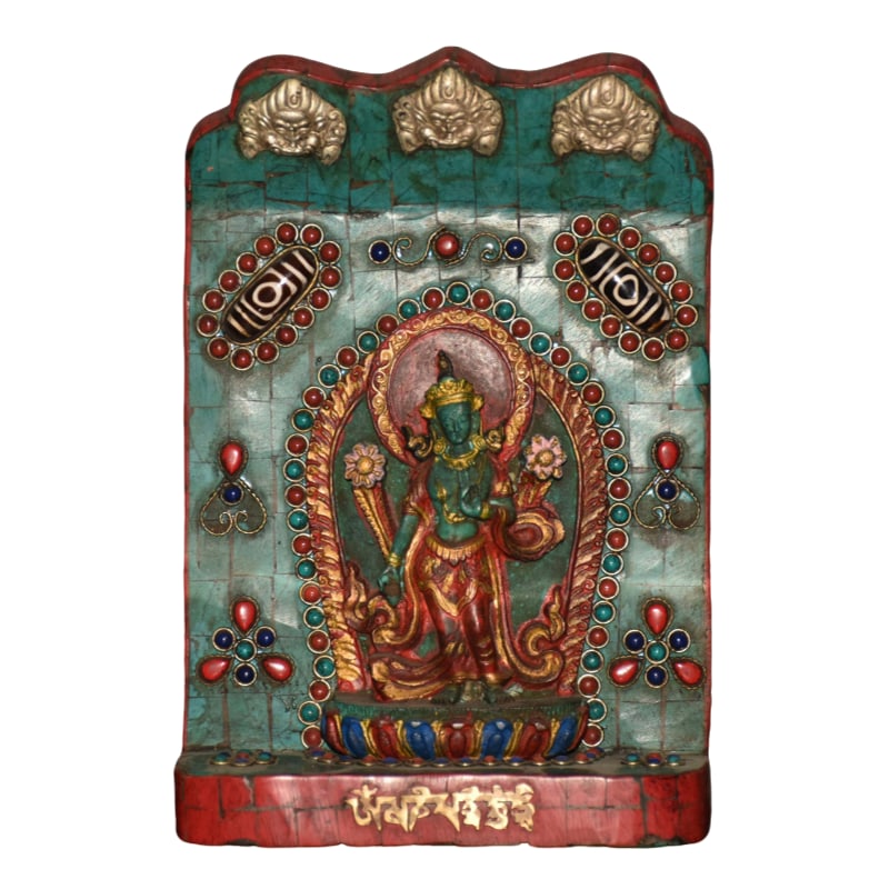 Nepalese Gem-Embedded Avalokiteshvara Panel: This Nepalese wooden Guanyin Buddha panel is inlaid with white copper, red pine, turquoise, agate, and dzi beads. It measures 15 cm in width, 6 cm in thickness, and 22.5 cm in height, with a weight of