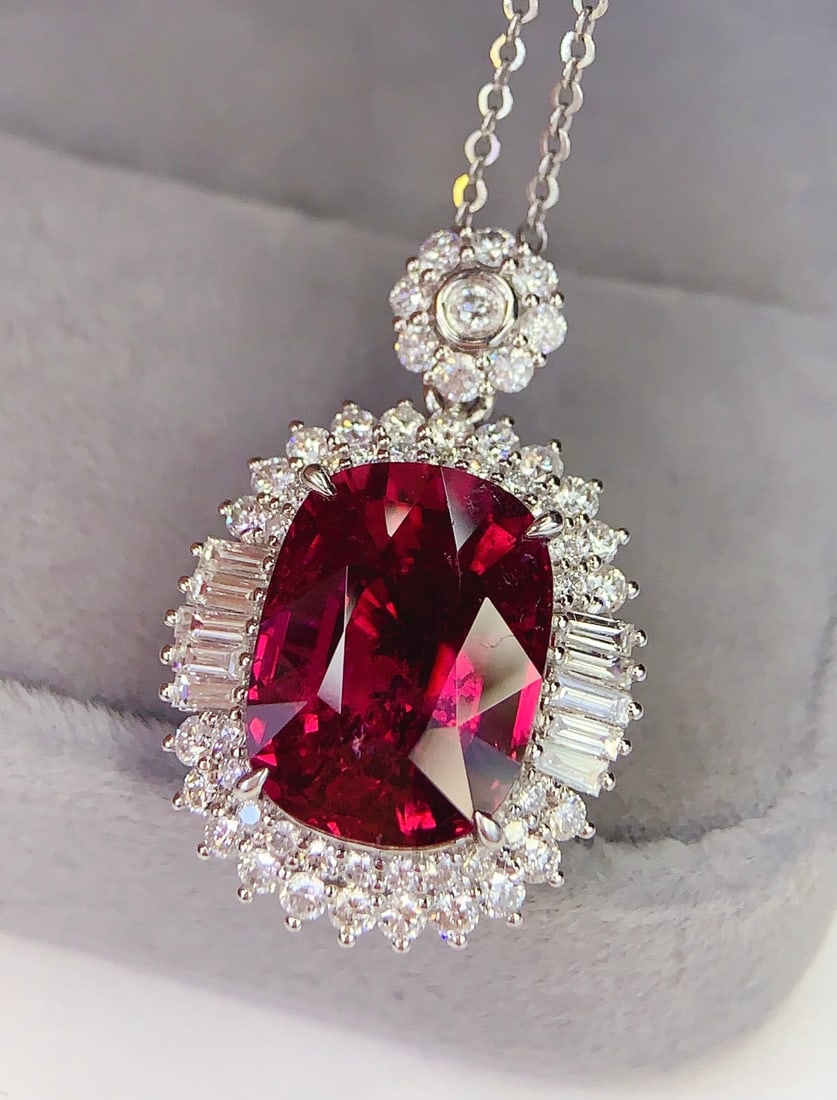 18K Gold Natural Tourmaline Pendant (1 of 5)