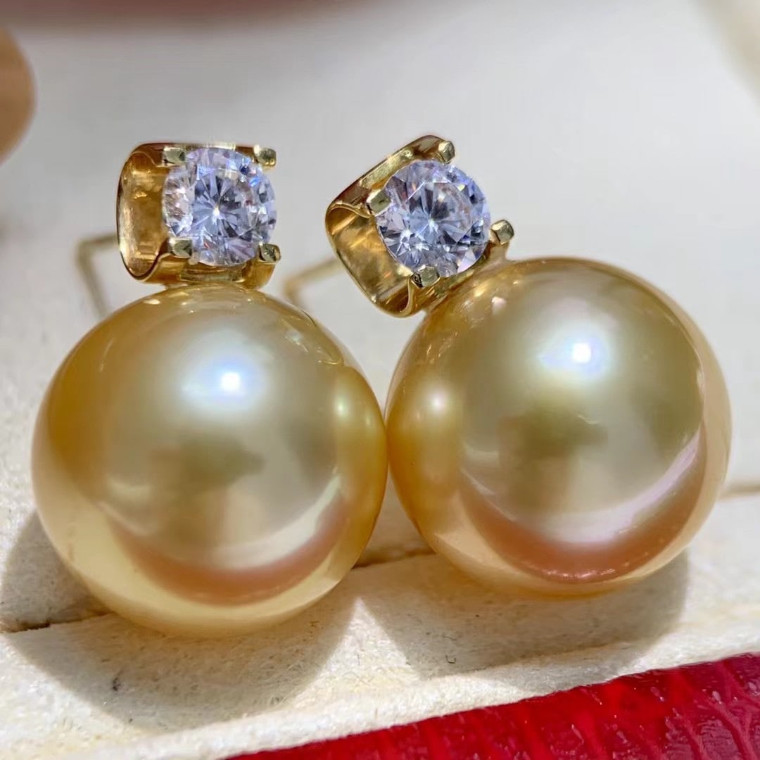 18K Gold South Sea Golden Pearl Earrings (1 of 5)
