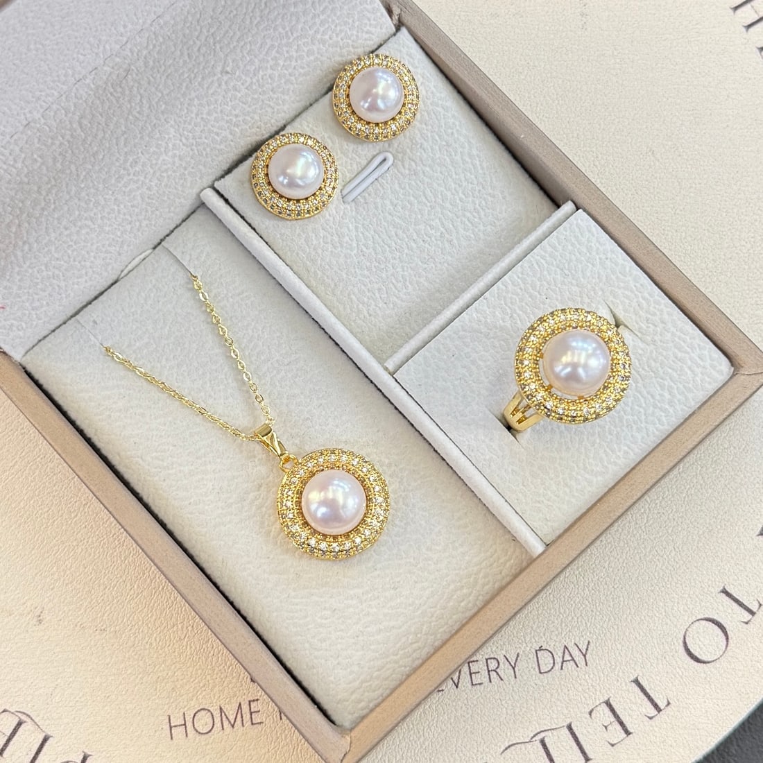 Button three-piece set - 2
