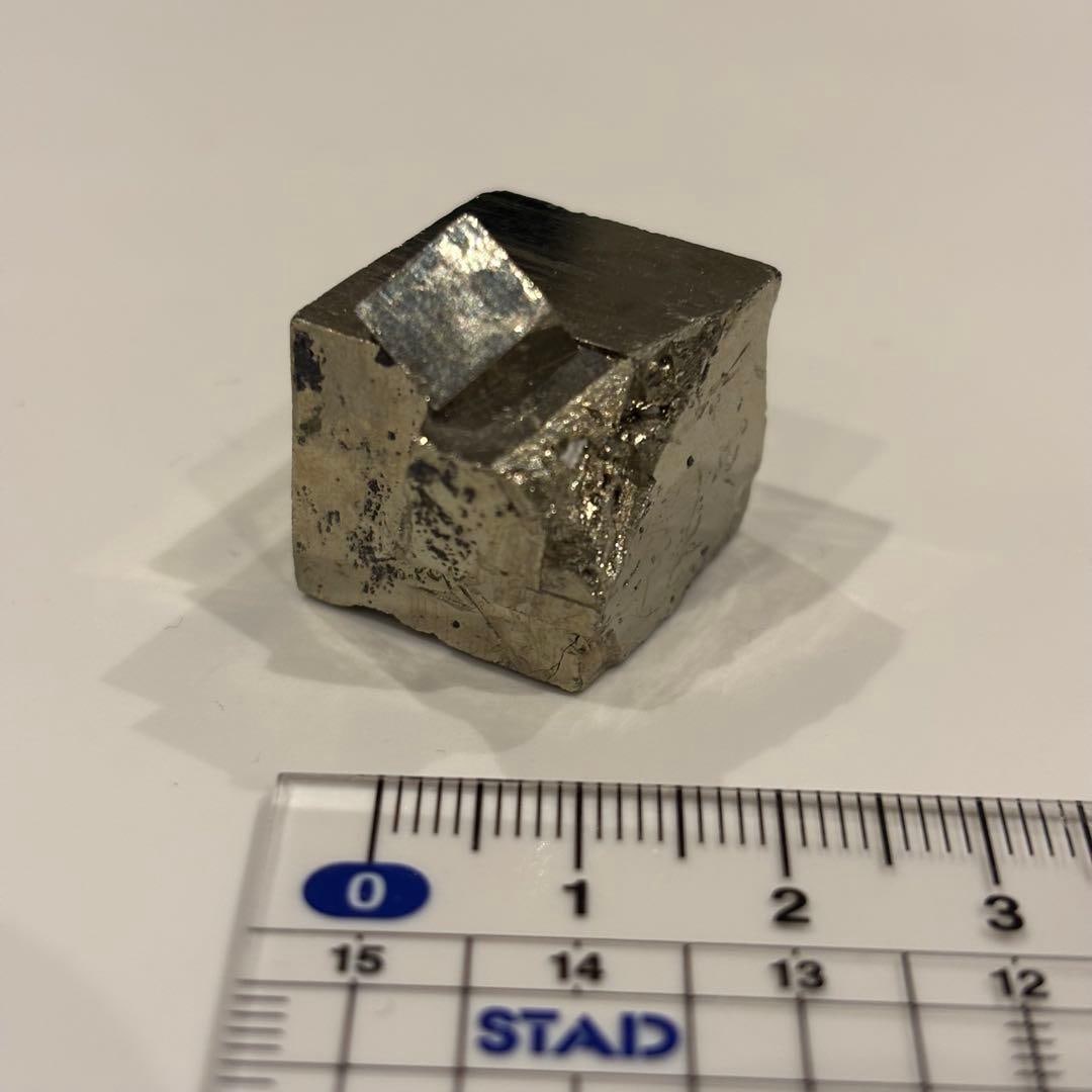 Pyrite Fragments: Pyrite Fragments Pyrite Its shape is very beautiful. Freight: 1.International Freight: Foreign shipping charges are determined by destination. 2.Photos, descriptions and valuations have been meticulou
