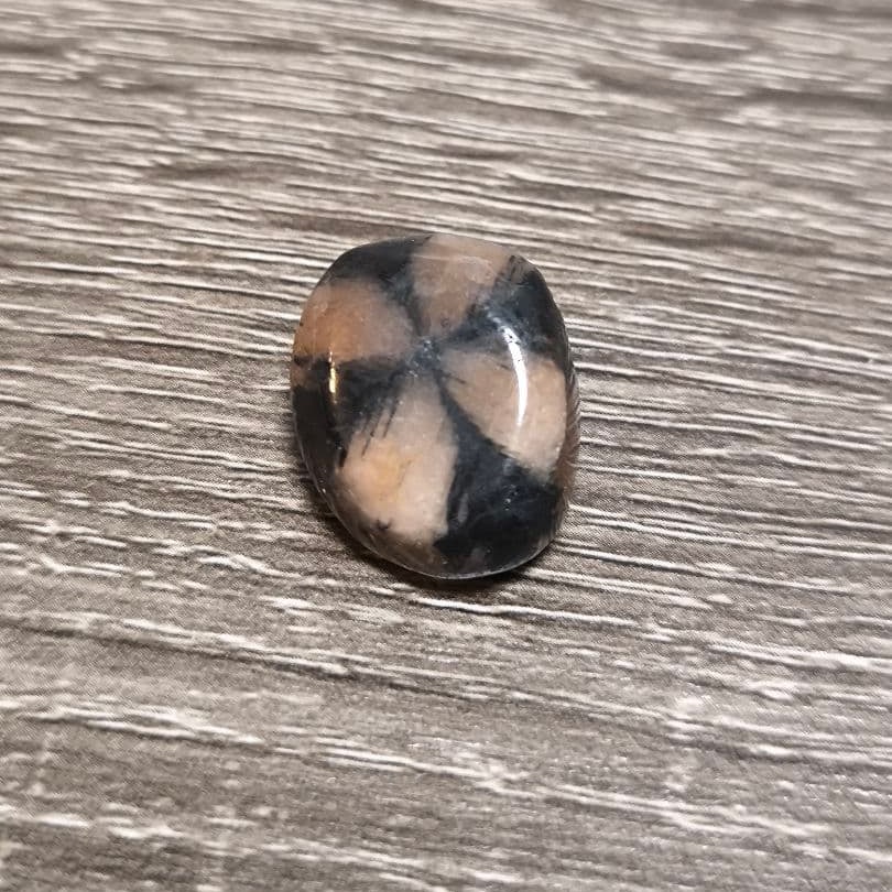 Castellite Tumble Natural Stone: Castellite Tumble Natural Stone Castellite Stone Keywords: - Sacred Contract - New Light - Motivation - Stability Freight: 1.International Freight: Foreign shipping charges are determined by destinati