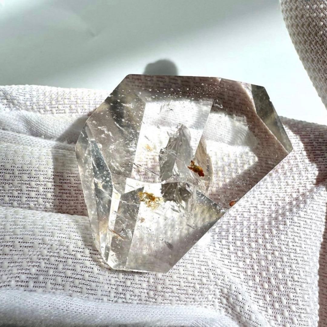 Himalayan Natural Quartz Polished Stone.: Himalayan Natural Polished Quartz Stone. This is an extremely powerful product, highly effective for purifying spaces and warding off evil. Quartz crystal is a versatile energy stone that can exert it