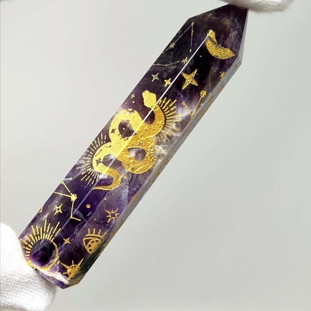Natural Amethyst: Natural Amethyst/Purple Quartz Patterned Full Moon Cleansing Hexagonal Prism/Gold These natural stones have been cleansed and infused with energy during the full moon, making them special stones with