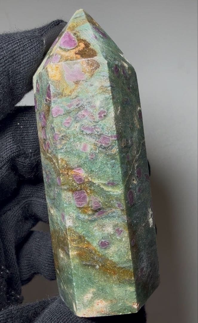 Hexagonal prism shape, natural gemstone. - 4