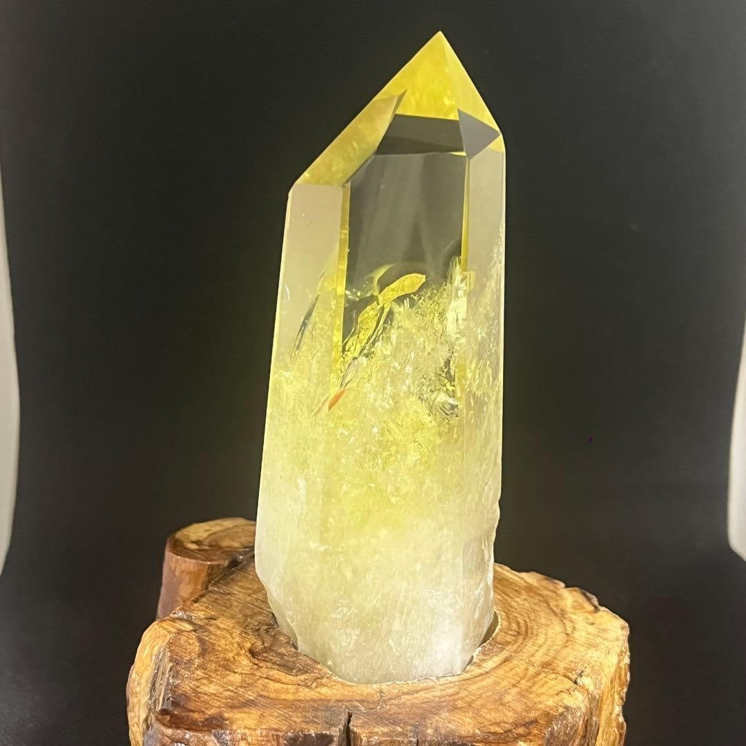 Yellow crystal column, hexagonal prism shape. - 10